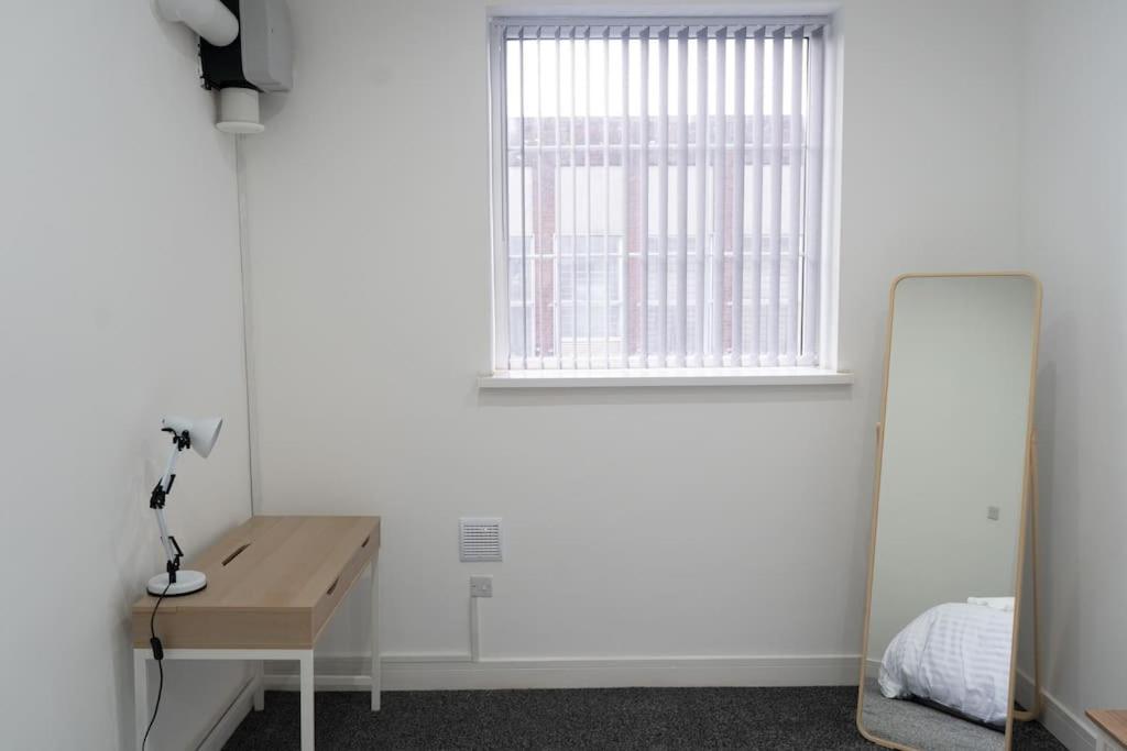 Stylish 1 Bed Apartment In Newly Refurbished Building W/ Parking & Wi-Fi Birmingham Eksteriør billede