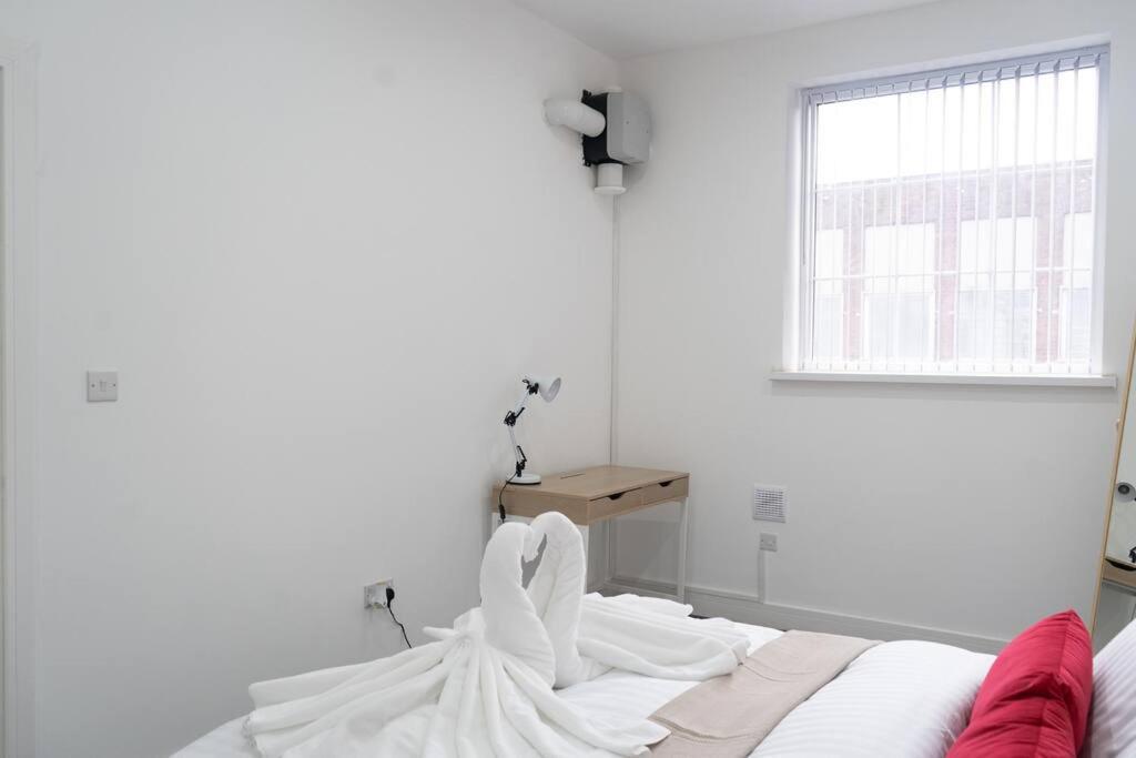 Stylish 1 Bed Apartment In Newly Refurbished Building W/ Parking & Wi-Fi Birmingham Eksteriør billede