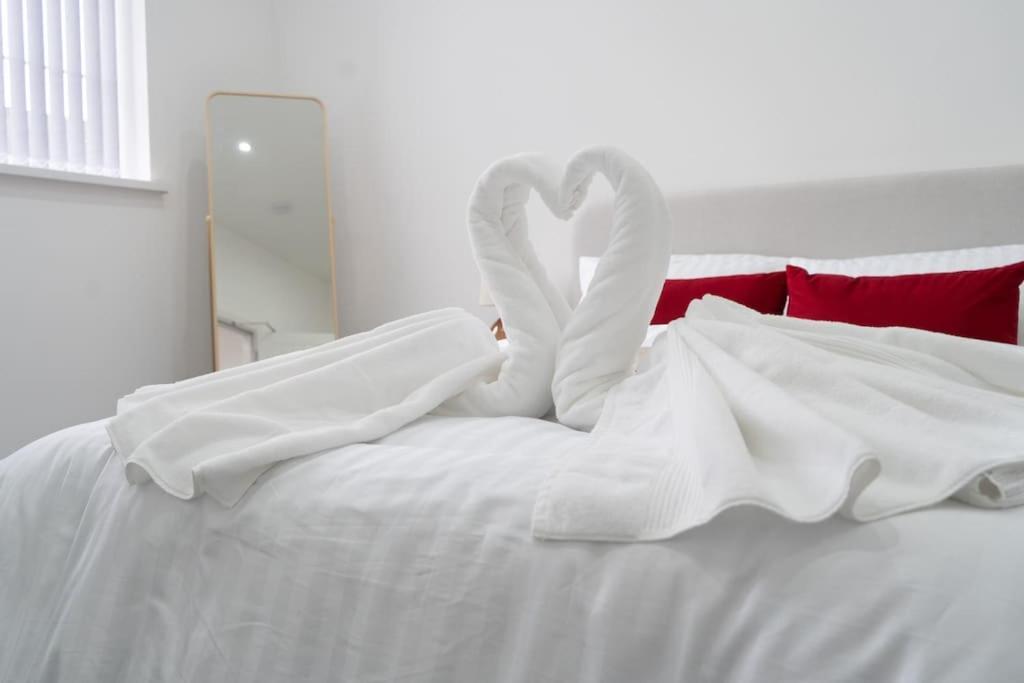 Stylish 1 Bed Apartment In Newly Refurbished Building W/ Parking & Wi-Fi Birmingham Eksteriør billede