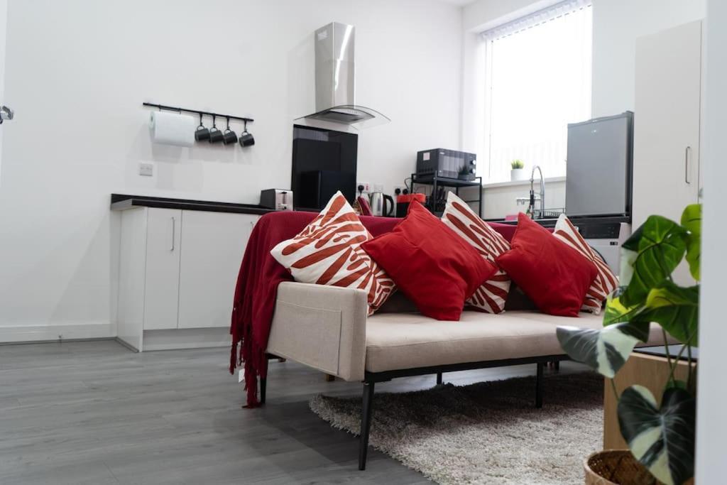 Stylish 1 Bed Apartment In Newly Refurbished Building W/ Parking & Wi-Fi Birmingham Eksteriør billede