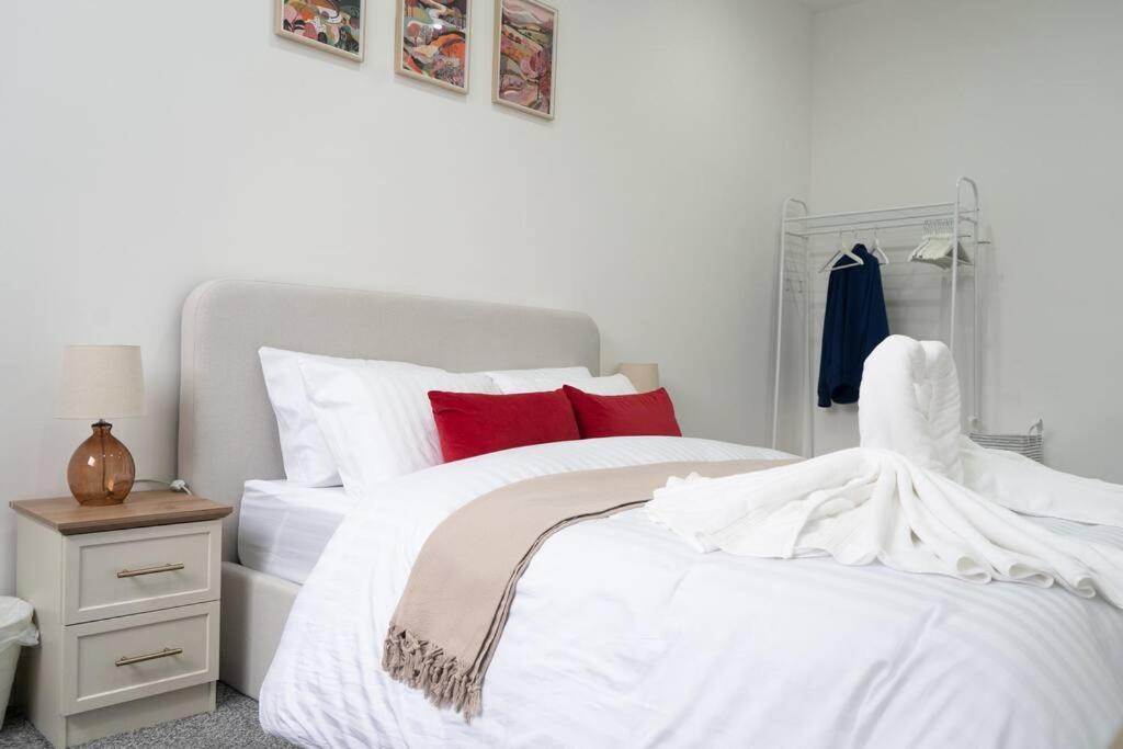 Stylish 1 Bed Apartment In Newly Refurbished Building W/ Parking & Wi-Fi Birmingham Eksteriør billede