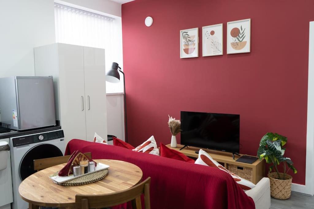 Stylish 1 Bed Apartment In Newly Refurbished Building W/ Parking & Wi-Fi Birmingham Eksteriør billede